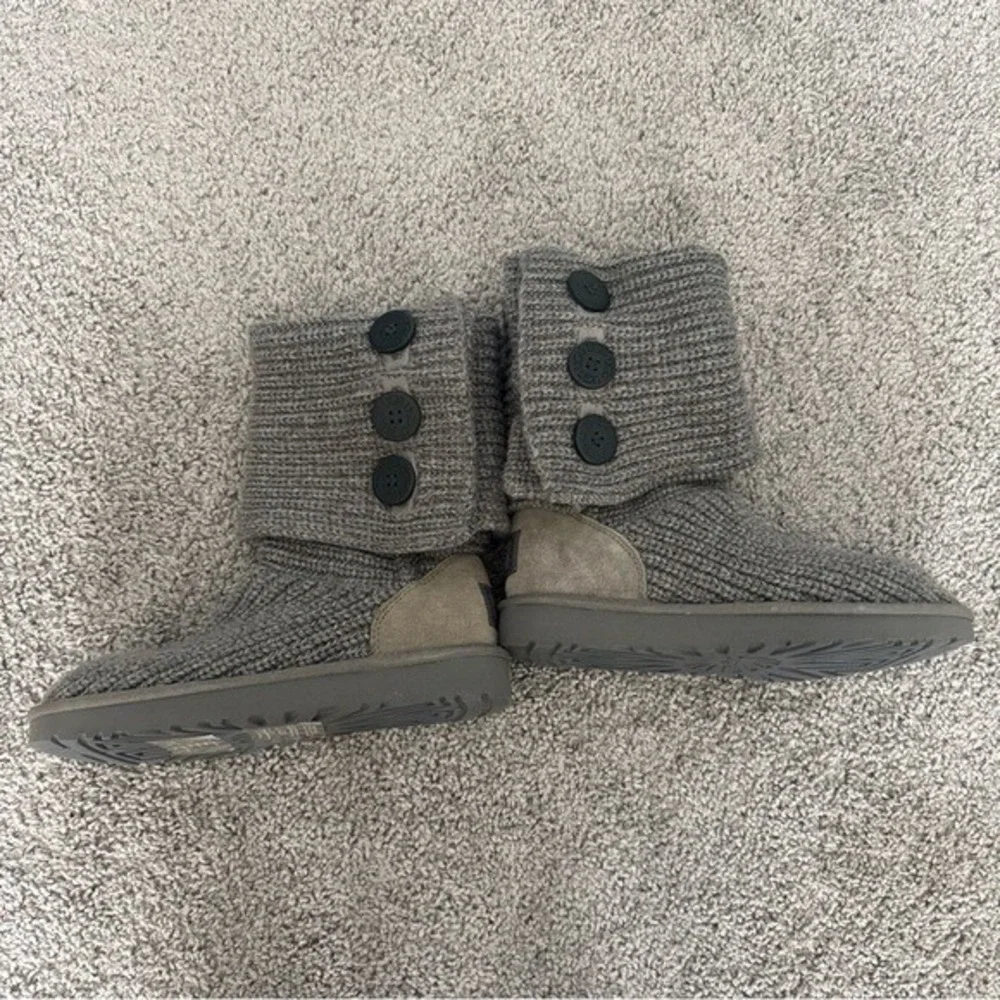 UGG Australia Women's Gray Knit Button Boots Size‎ 7 Right & Size 8 Left